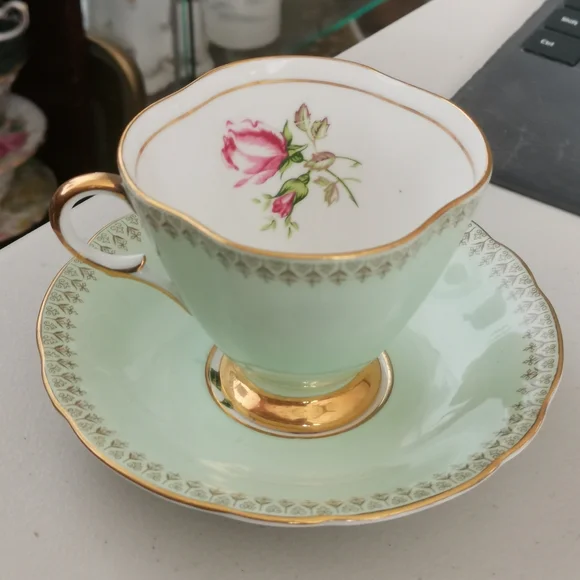 Windsor Bone China Macaron Green Glaze Pink Rose Teacup & Saucer - Picture 3 of 6